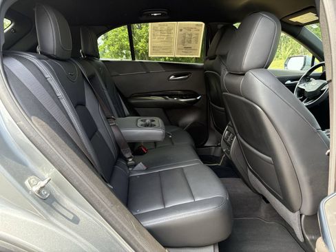 Used 2024 Cadillac XT4 Luxury w/ Cold Weather Package FWD image 30
