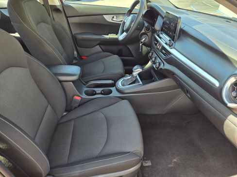 Used 2023 Kia Forte LXS w/ LXS Technology Package FWD image 30