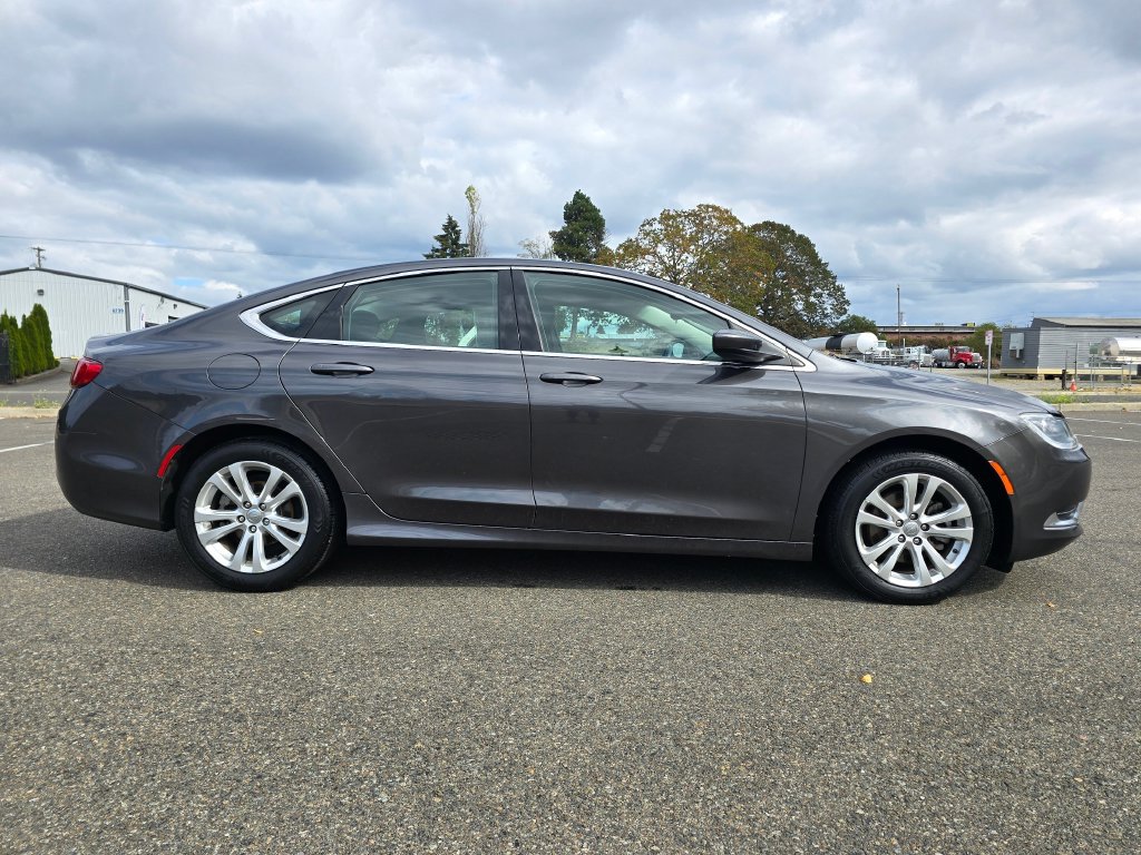 Used 2015 Chrysler 200 Limited w/ Convenience Group FWD image 6