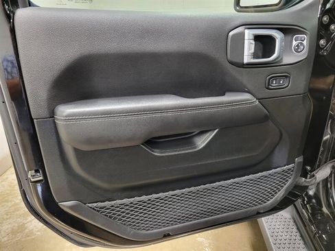 Used 2021 Jeep Wrangler Unlimited Sahara AWD/4WD image 45