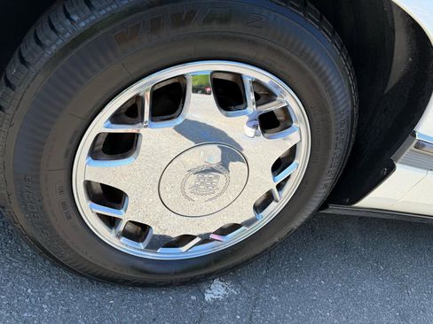 Used 1995 Cadillac De Ville Concours FWD image 7