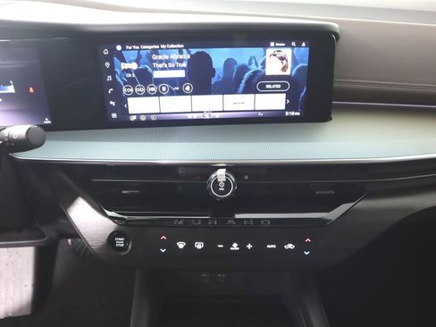 Certified 2025 Nissan Murano Platinum w/ Cargo Package image 13