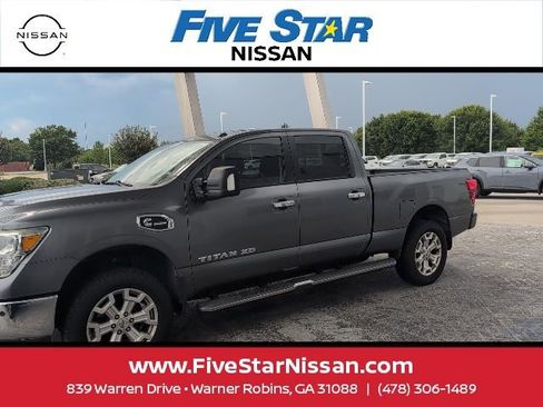 Used 2017 Nissan Titan SV RWD image 1