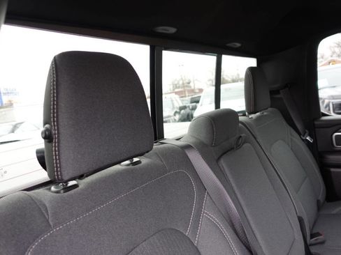 Used 2022 RAM 1500 Big Horn AWD/4WD image 33