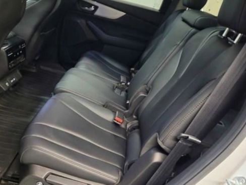 Used 2023 Acura MDX SH-AWD image 3