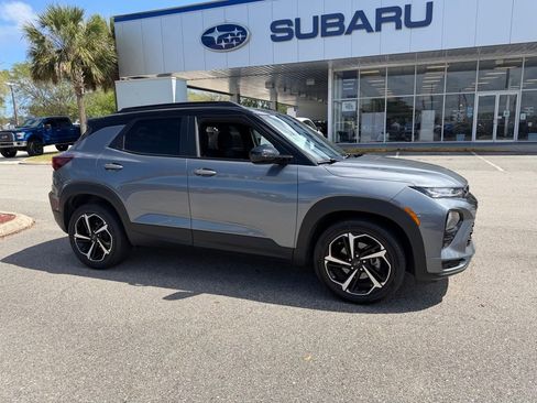 Used 2021 Chevrolet TrailBlazer RS w/ Technology Package FWD image 1