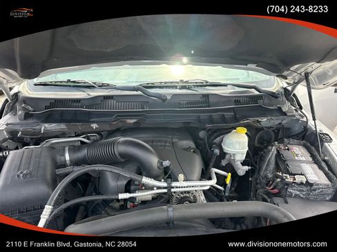 Used 2015 RAM 1500 Express AWD/4WD image 10