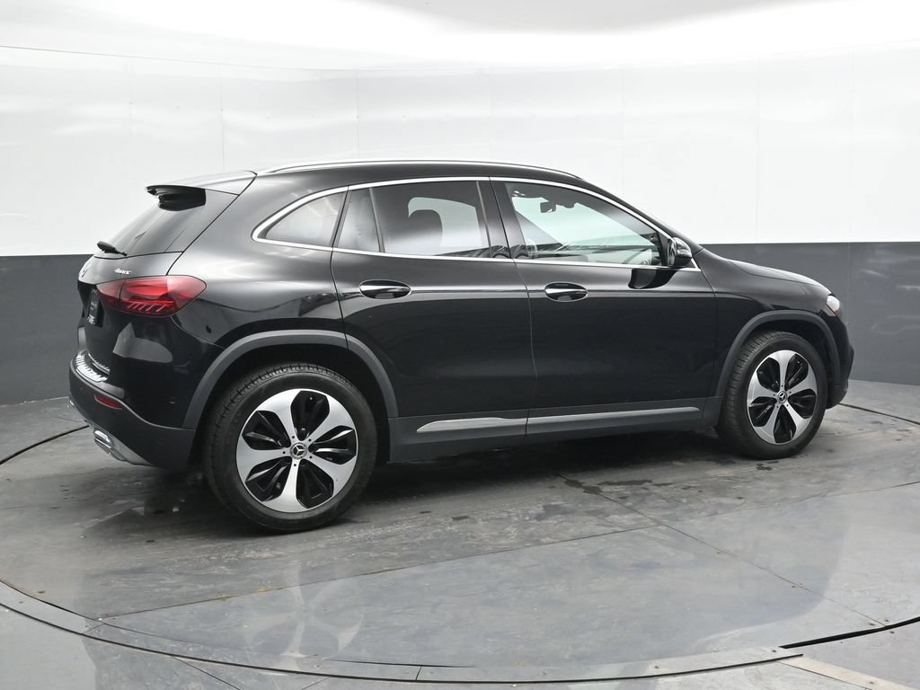 Used 2025 Mercedes-Benz GLA 250 4MATIC image 2