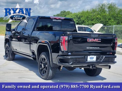 Used 2024 GMC Sierra 2500 AT4 w/ AT4 Premium Plus Package AWD/4WD image 5