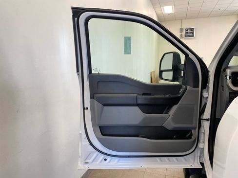 New 2026 Ford F550 4x4 Regular Cab Super Duty image 9