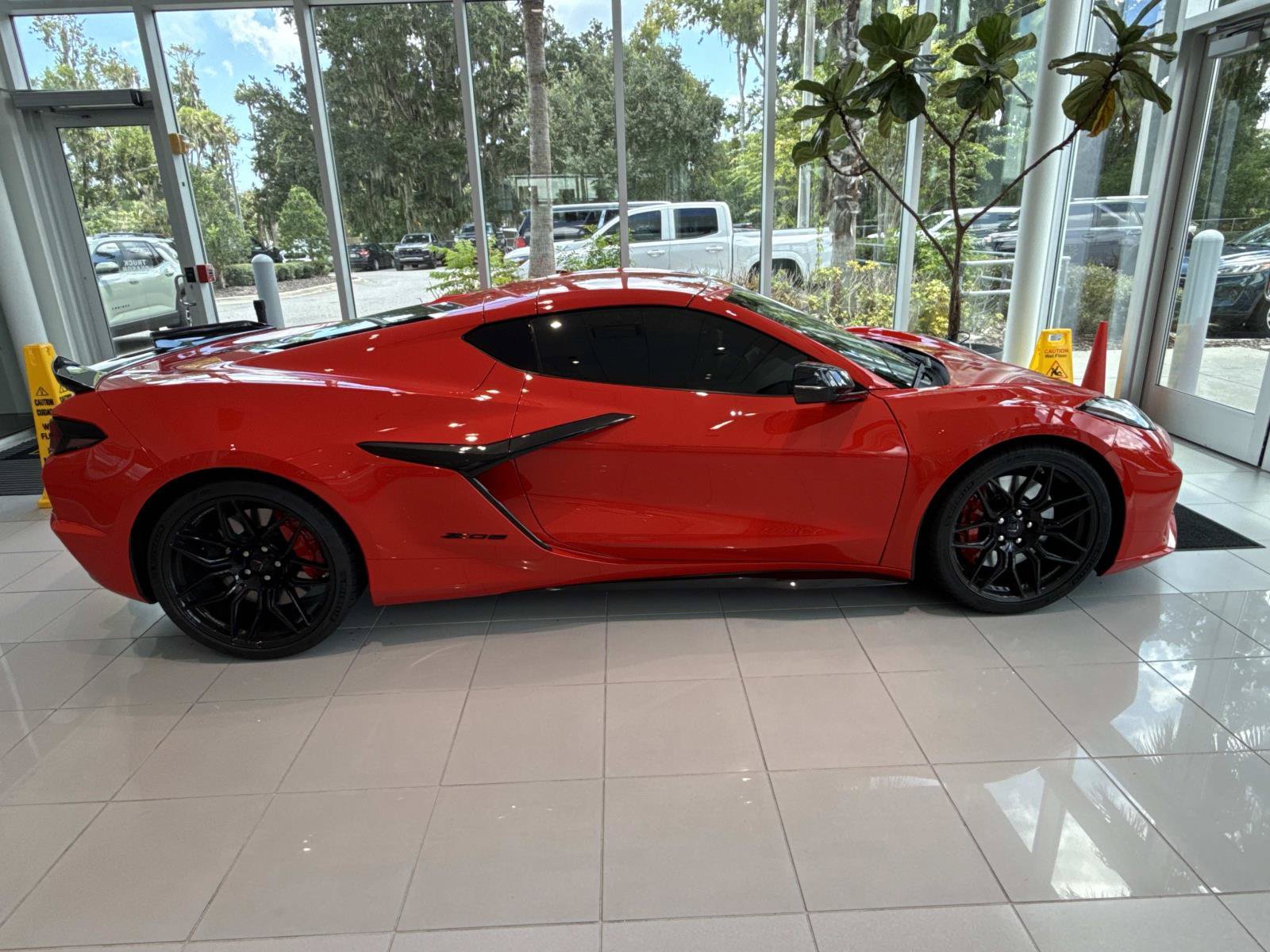 Used 2025 Chevrolet Corvette Z06 RWD image 2
