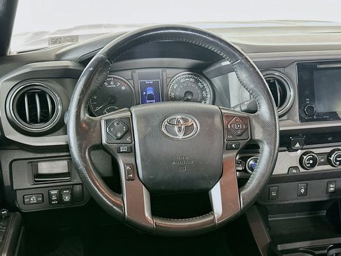 Used 2017 Toyota Tacoma TRD Off-Road image 17