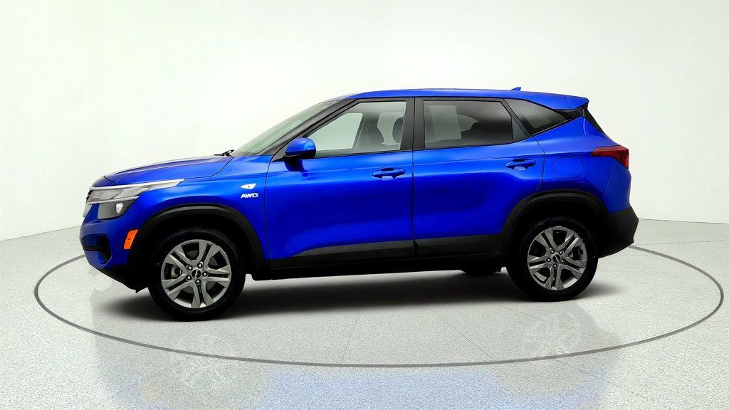 Used 2023 Kia Seltos LX AWD/4WD image 8