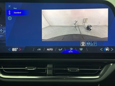 New 2026 Chevrolet Equinox EV LT image 6