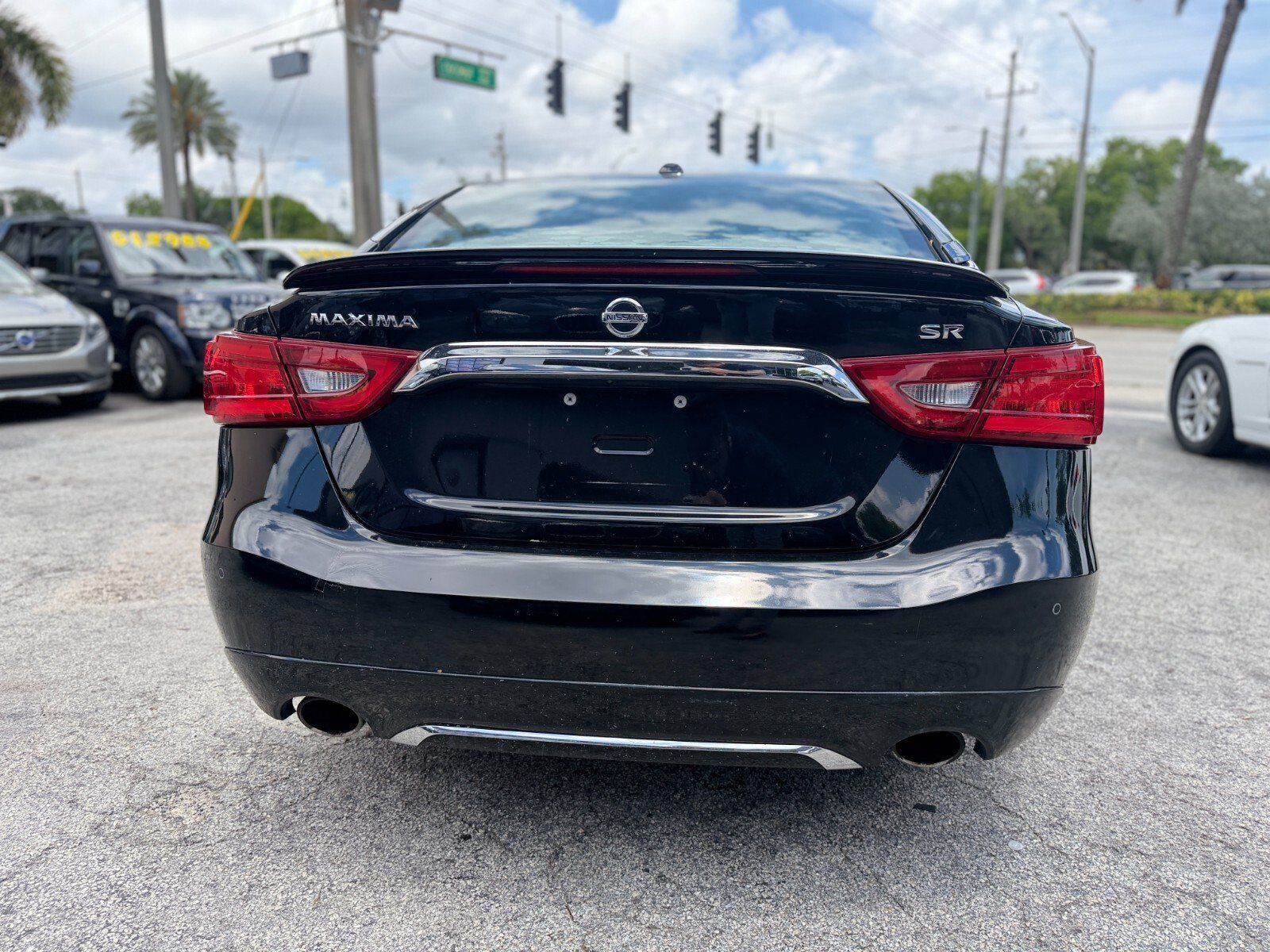 Used 2017 Nissan Maxima SR w/ Midnight Edition FWD image 4