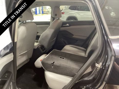 Used 2024 Volkswagen Taos SE AWD/4WD image 13