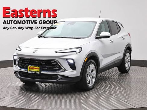Used 2024 Buick Encore GX Preferred FWD image 1