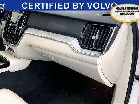 Used 2025 Volvo S60 T8 Plus image 21