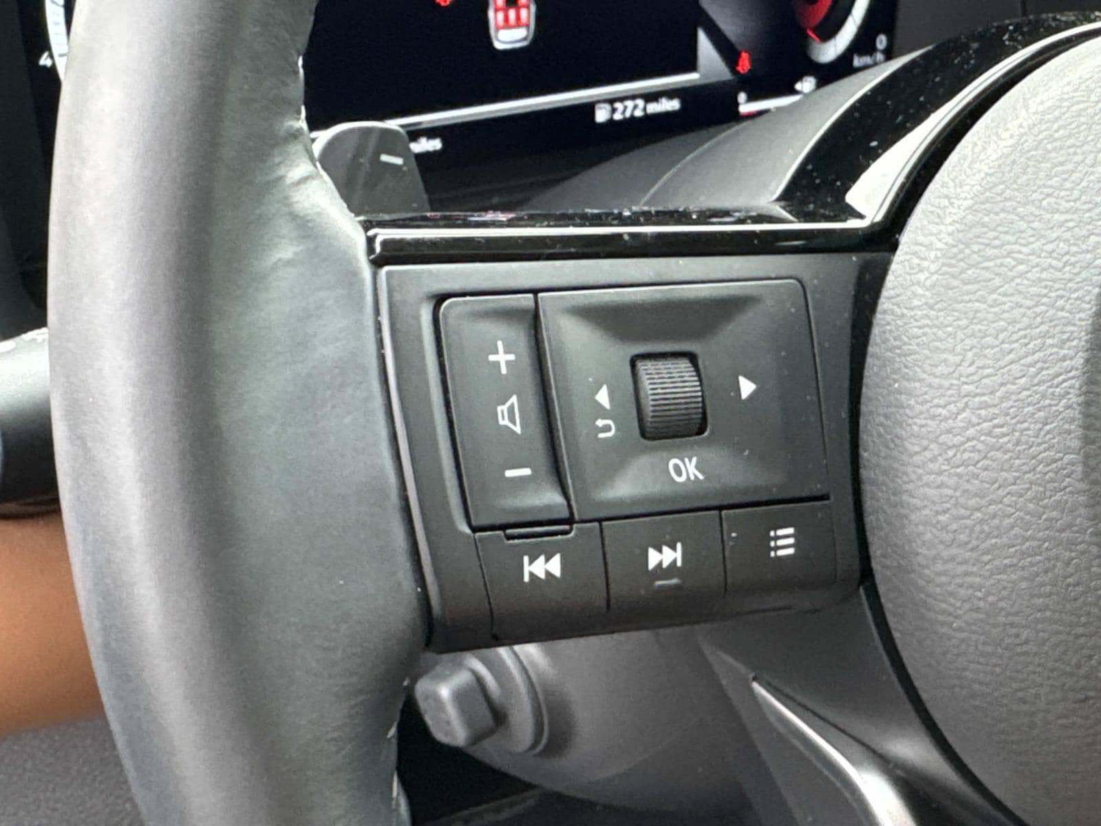 Used 2024 Nissan Pathfinder Platinum AWD/4WD image 36