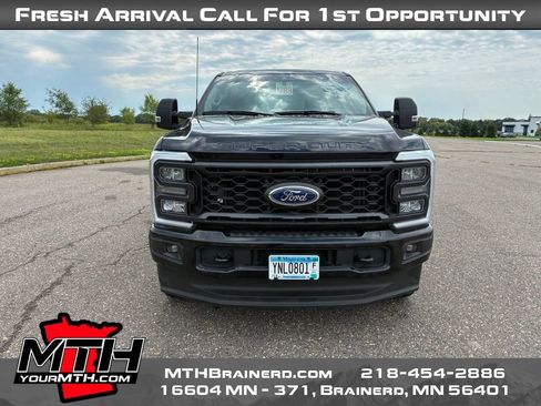 Used 2024 Ford F350 XLT w/ XLT Premium Package AWD/4WD image 3
