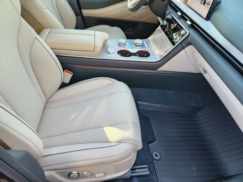 New 2026 Genesis GV80 2.5T Prestige image 8