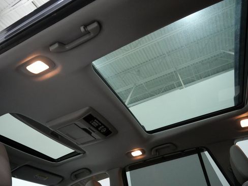 Used 2016 Honda Pilot Elite image 4