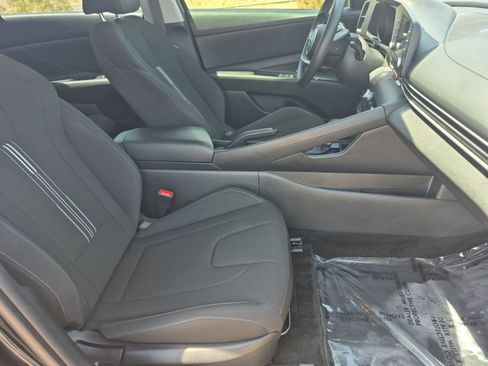 Used 2023 Hyundai Elantra SEL w/ Cargo Package FWD image 23