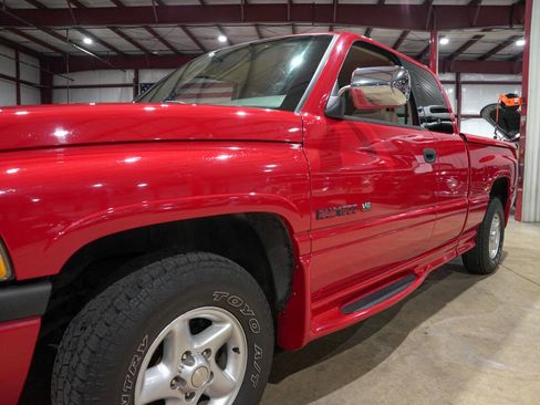 Used 1997 Dodge Ram 1500 Truck 2WD Club Cab image 37
