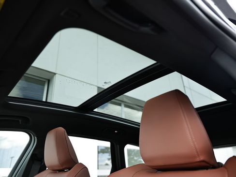 New 2026 BMW X1 xDrive28i w/ Technology Package AWD/4WD image 23