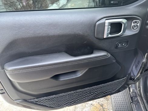 Used 2021 Jeep Wrangler Unlimited Sahara w/ Cold Weather Group image 18