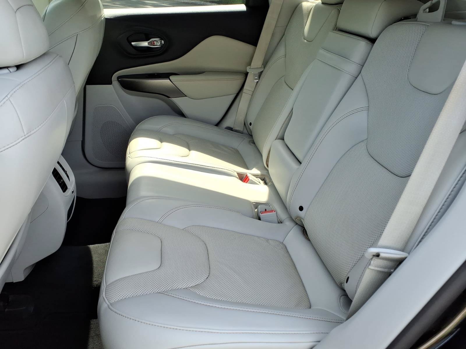Certified 2019 Jeep Cherokee Limited FWD image 14