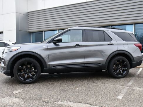 Used 2023 Ford Explorer ST-Line AWD/4WD image 2