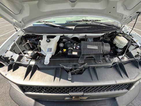 Used 2015 Chevrolet Express 3500 Extended image 11