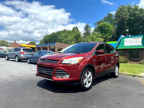 Used 2014 Ford Escape SE w/ Equipment Group 201A image 1