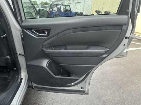 Used 2025 Subaru Forester Limited AWD/4WD image 13