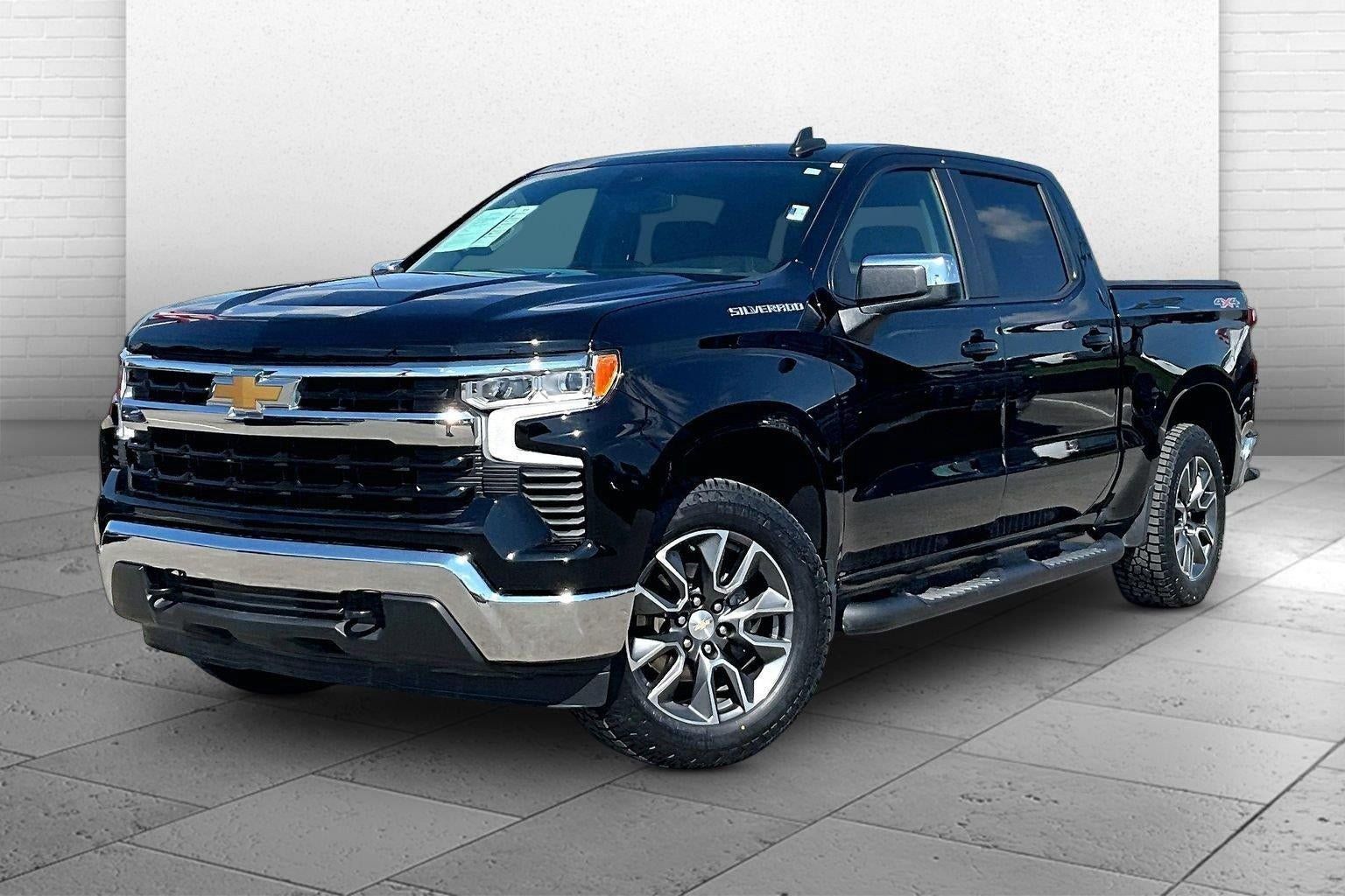 Used 2024 Chevrolet Silverado 1500 LT AWD/4WD image 11