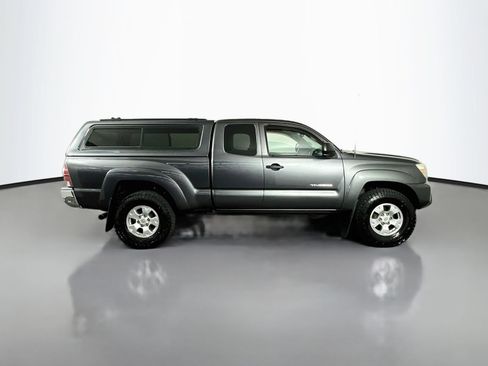 Used 2013 Toyota Tacoma 4x4 Access Cab V6 w/ SR5 Pkg image 9