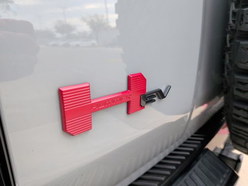 Used 2024 GMC Hummer EV 3X w/ Extreme Off-Road Package image 38