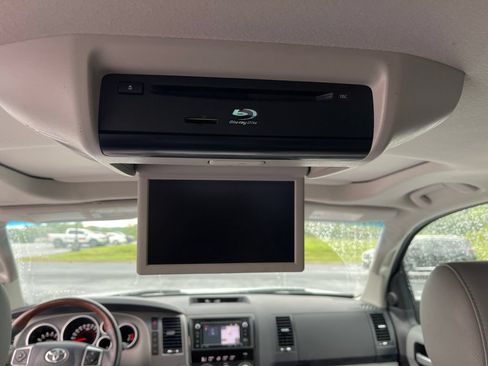 Used 2016 Toyota Sequoia Platinum AWD/4WD image 24