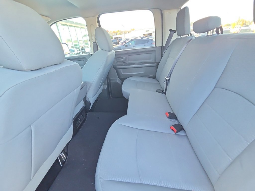 Used 2014 RAM 3500 Tradesman w/ Chrome Appearance Group RWD image 9