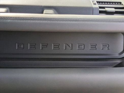 Used 2023 Land Rover Defender 90 V8 image 19