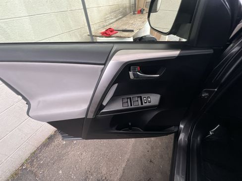 Used 2016 Toyota RAV4 XLE image 15