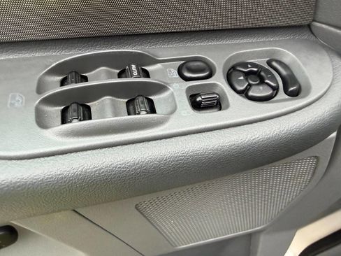 Used 2009 Dodge Ram 2500 Truck SXT image 28