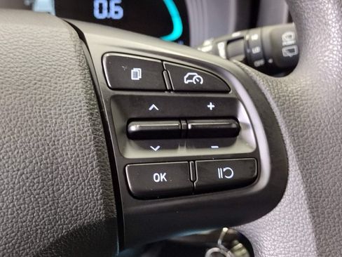 Certified 2023 Hyundai Venue SE FWD image 24