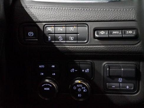 Used 2023 GMC Yukon XL Denali w/ Max Trailering Package AWD/4WD image 23