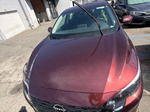 Used 2025 Nissan Sentra SV FWD image 2