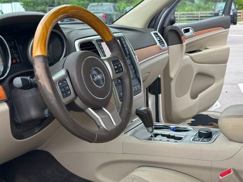 Used 2012 Jeep Grand Cherokee Overland AWD/4WD image 26