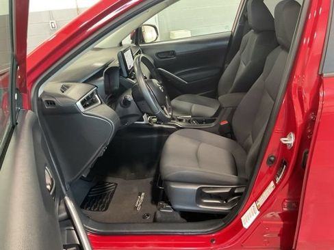 Used 2023 Toyota Corolla Cross LE AWD/4WD image 18