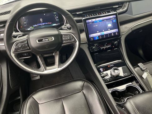 Used 2023 Jeep Grand Cherokee 4WD 4xe image 17