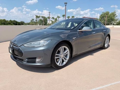 Used 2013 Tesla Model S RWD image 4